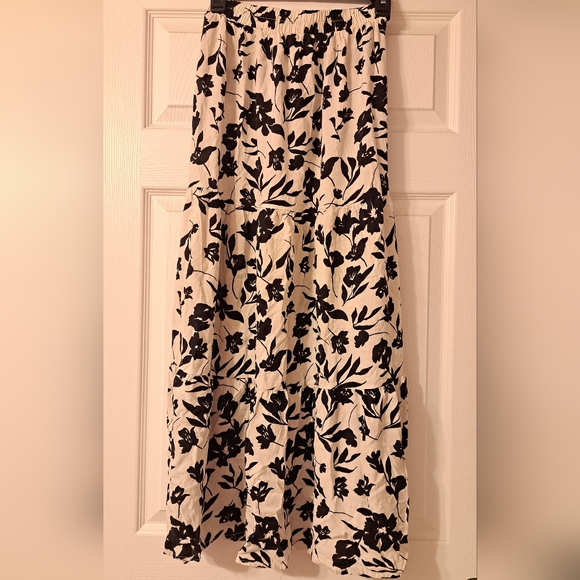 Contempo Size S White and Black Floral Maxi Skirt - Picture 7 of 8